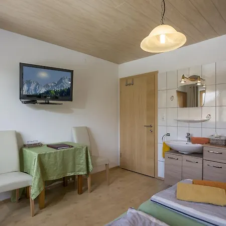 Gæstehus Haus Enzian 3*